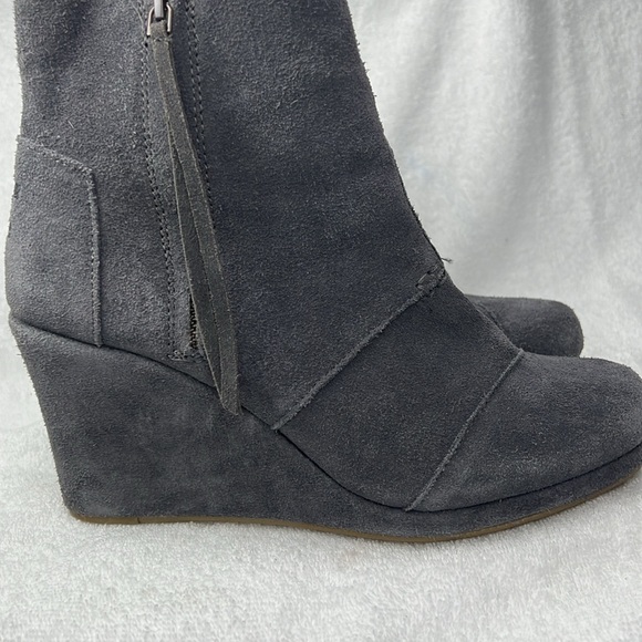 TOMS, gray suede wedges - Picture 5 of 10